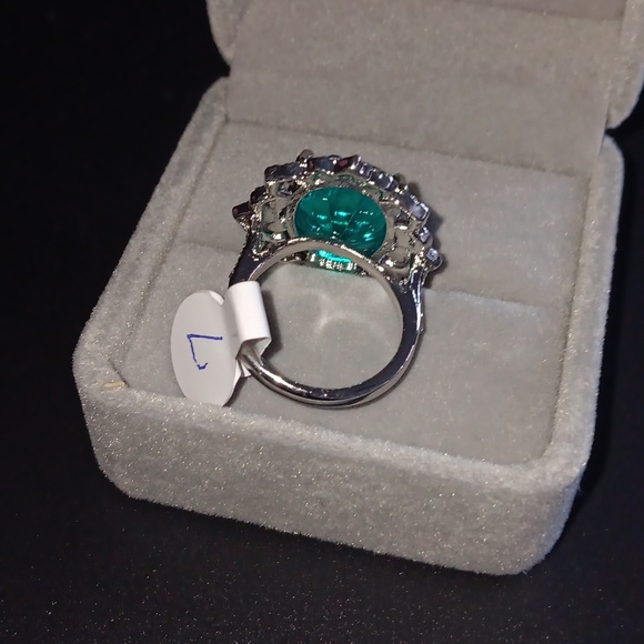 Dinner ring size 7 - Picture 2 of 2